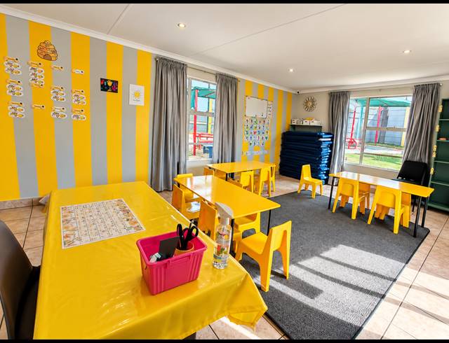 4 BEDROOM FREEHOLD FOR SALE IN WELTEVREDEN PARK
